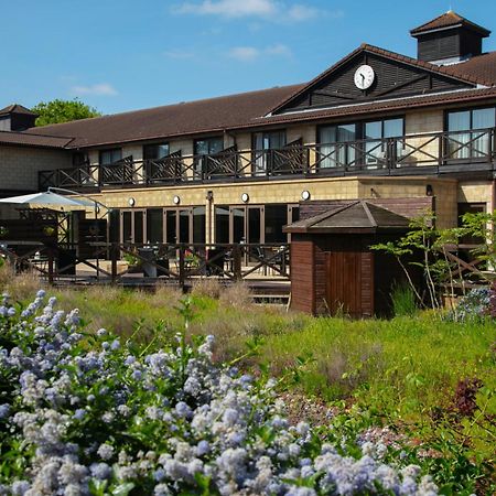 Hampshire Court Hotel & Spa Basingstoke Exterior photo