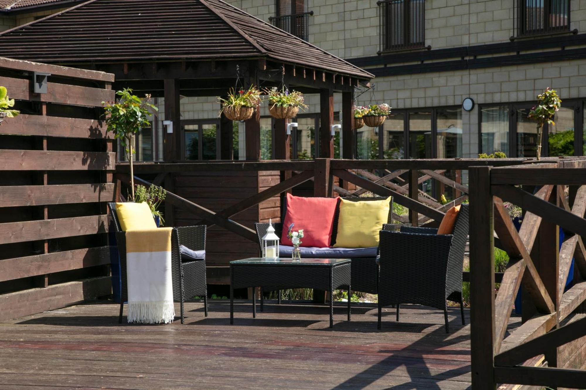 Hampshire Court Hotel & Spa Basingstoke Exterior photo